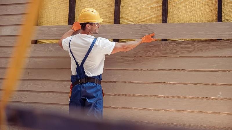Employing a Siding Professional