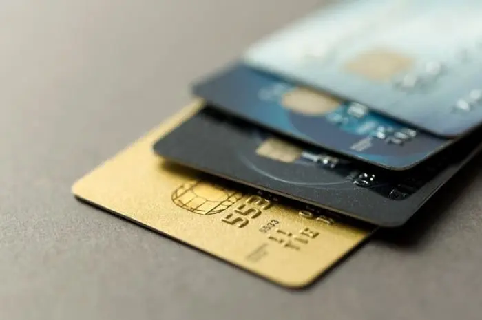 Using Credit Cards to Set Your Budget and Get Cash Back