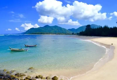Lhoknga Beach, a Beautiful Beach with Various Fun Activities in Aceh
